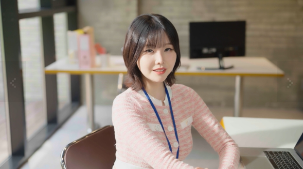 嘘美女拍摄中桌面版 嘘美女拍摄中桌面版