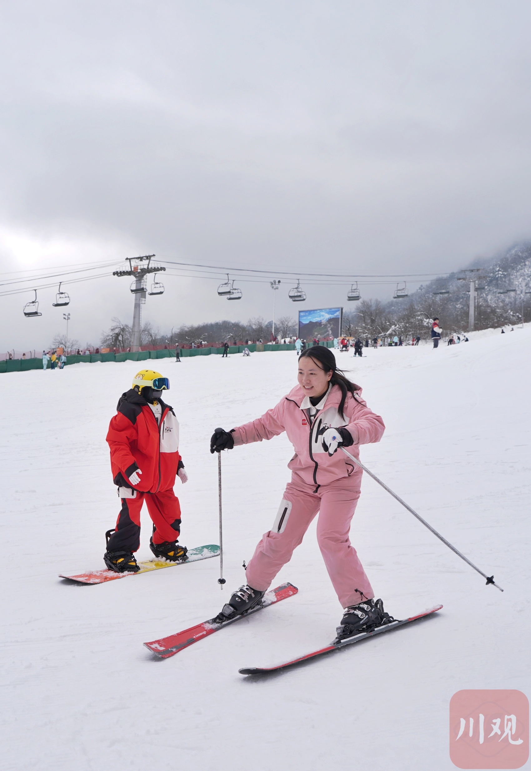 线条滑雪 丝滑控板 雪场实拍配图