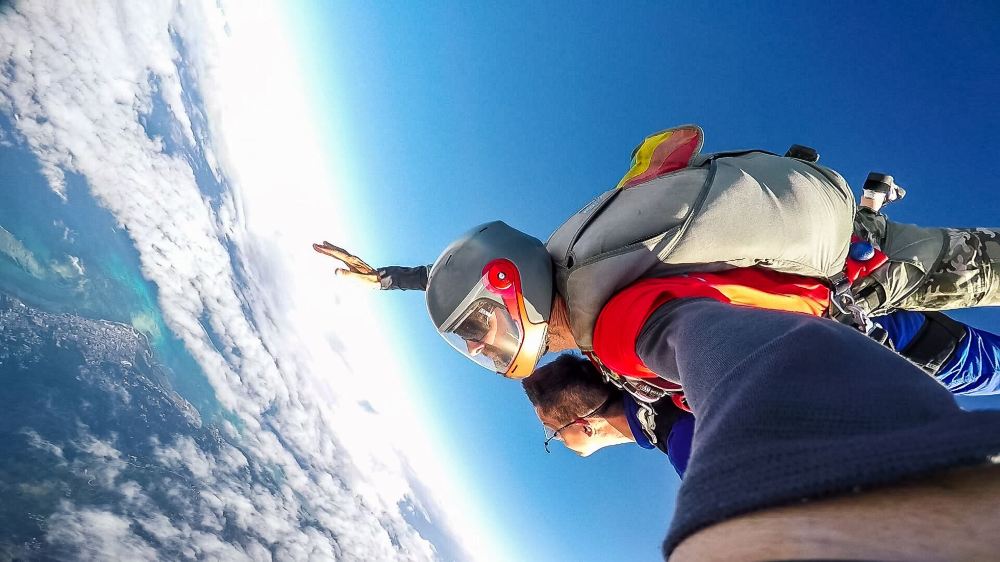 布集岛去跳伞skydive app确认邮件和预约成功通知