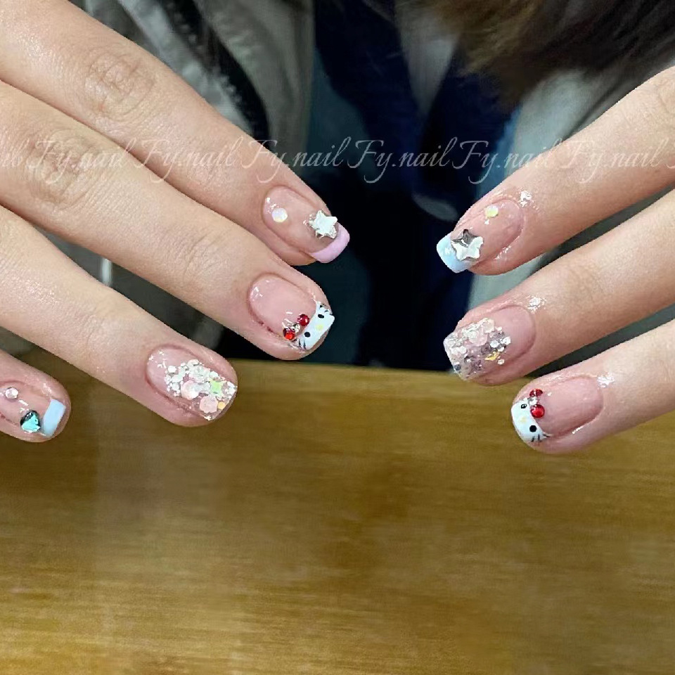 HelloKitty美甲沙龙 DIY穿戴甲与贴纸方案对比图